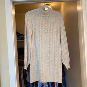 Abercrombie Oatmeal Long Sleeve Sweater Size small